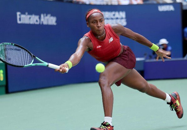 La stella del tennis Coco Gauff sembra sostenere le politiche che tutelano lo sport femminile, ma deplora l'”attacco” contro la comunità transgender La stella del tennis Coco Gauff sembra sostenere le politiche che tutelano lo sport femminile, ma deplora l'”attacco” contro la comunità transgender