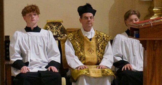 Traditional-Catholic-Ceremony-640x335.jpeg