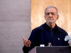 Il presidente iraniano incolpa la pressione straniera mentre esperti avvertono che l’economia del regime è vicina al limite