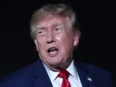 La faida mediatica di Trump prende un’altra svolta con la CNN interrotta dal viaggio dell’Air Force One