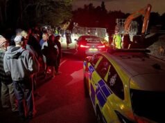 Come i benestanti residenti di Sawbridgeworth sono riusciti a fare ciò che la polizia non era riuscita a fare… e hanno sventato un tentativo di “appropriazione di terreni” da parte di un viaggiatore in visita durante il giorno festivo, alimentato da prosecco e dolci