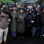 Teso stallo in Ulster mentre migliaia di manifestanti partecipano alla prima parata lealista da tre decenni