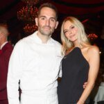 All’interno della celebrazione del matrimonio chic del famoso chef Mario Carbone e Cait Bailey