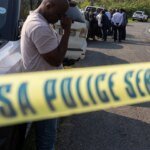 Almeno 17 morti in una sparatoria in Sud Africa, la polizia dà la caccia a otto sospetti