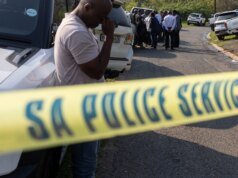 Almeno 17 morti in una sparatoria in Sud Africa, la polizia dà la caccia a otto sospetti