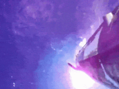 Ammaraggio infuocato per l’astronave di SpaceX mentre il volo orbitale viene interrotto