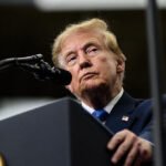 Sondaggio: l’indice di approvazione di Trump scende a un nuovo minimo mentre si avvicinano le elezioni di medio termine