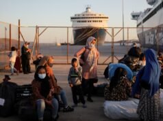 Cinque paesi dell’UE si avvicinano a un accordo sui “centri di rimpatrio” per i migranti entro il 2027