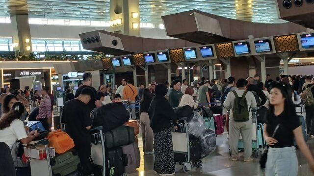 6773645637057-periode-libur-nataru-dirut-garuda-pastikan-harga-tiket-domestik-lebih-murah-dari-inter.jpeg