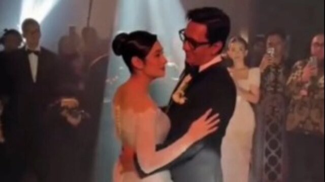 Amanda Rigby carica il momento del ricevimento con Andre Taulany: L’amore è nell’aria Amanda Rigby carica il momento del ricevimento con Andre Taulany: L’amore è nell’aria