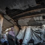 “Non c’è nessun altro posto dove andare”: le famiglie di Gaza si rifugiano in edifici che potrebbero crollare