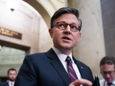 Mike Johnson sostiene l’opposizione ai data center “provenienti dalla Cina”