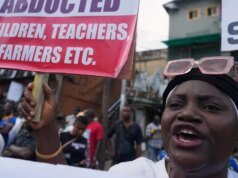 Più di 80 denunciati sono stati rapiti in Nigeria mentre la polizia trova resti umani