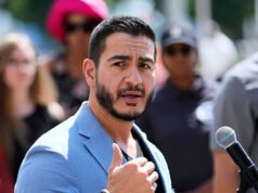 Il dem El-Sayed del Michigan ha definito gli immigrati illegali “americani privi di documenti”, “le nostre sorelle e fratelli privi di documenti”