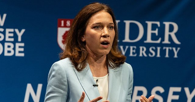 La democratica del New Jersey Rebecca Bennett schiva la domanda sul patrimonio netto 3 volte La democratica del New Jersey Rebecca Bennett schiva la domanda sul patrimonio netto 3 volte