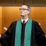 Rapporto: Il candidato dem al Senato del KS Adam Hamilton ha detto ai seguaci di “pentirsi” di mangiare carne di manzo