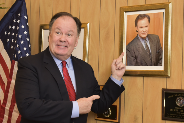 Dennis Haskins, la star di “Salvato dalla Bell”, muore a 75 anni Dennis Haskins, la star di “Salvato dalla Bell”, muore a 75 anni