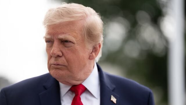 Trump si scaglia ancora contro la stampa dopo aver escluso la CNN: “Gente malata”