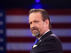 Esclusiva — Sebastian Gorka: sotto la guida del presidente Trump «il movimento jihadista globale è in difficoltà»