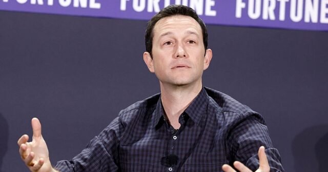 Joseph Gordon-Levitt: gli sviluppatori di intelligenza artificiale dovrebbero essere sotto indagine; “È un’azienda che commette crimini”, non un bot Joseph Gordon-Levitt: gli sviluppatori di intelligenza artificiale dovrebbero essere sotto indagine; “È un’azienda che commette crimini”, non un bot