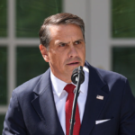 Esclusivo – Todd Blanche assicura i contribuenti: l’amministrazione Trump “lotta duramente” contro la frode