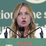 La Meloni vuole vietare il burqa nelle scuole e limitare il numero dei migranti nelle aule