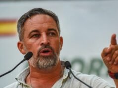 Uomo arrestato dopo aver tentato di attaccare il leader dei Vox Abascal