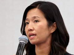 La sindaca democratica di Boston Michelle Wu finanzia l’attivismo politico dei migranti