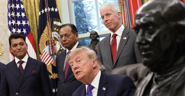 Trump annuncia il progetto di costruire il più grande impianto siderurgico americano mai realizzato Trump annuncia il progetto di costruire il più grande impianto siderurgico americano mai realizzato