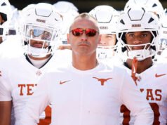 VIDEO: Steve Sarkisian del Texas incolpa la “società” per la celebrazione della minzione del suo giocatore