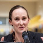Le guardie di sicurezza finanziate dalla città per i negozi di alimentari di Seattle probabilmente si limiteranno a “osservare” i furti, dicono i critici