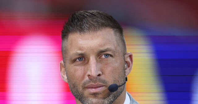 Tim Tebow interrompe il rapporto con il seminario cristiano sulla creazione di ricchezza nel mezzo di un’indagine su una truffa Tim Tebow interrompe il rapporto con il seminario cristiano sulla creazione di ricchezza nel mezzo di un’indagine su una truffa