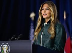 Credenziali dell’ufficio di Melania Trump Reporter della CNN nonostante il divieto di WH
