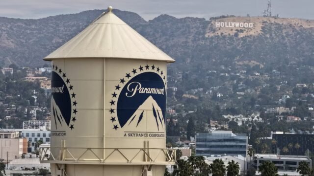 La Paramount spinge un’offerta di debito da 44 miliardi di dollari per finanziare l’acquisizione della Warner