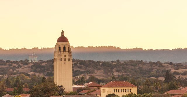 Stanford U. si scusa per aver utilizzato l’intelligenza artificiale per scambiare uno studente maschio ispanico con una femmina nera nell’annuncio Stanford U. si scusa per aver utilizzato l’intelligenza artificiale per scambiare uno studente maschio ispanico con una femmina nera nell’annuncio