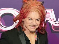 Il comico Carrot Top ricoverato in ospedale dopo un tentativo di suicidio