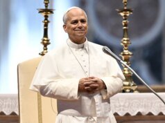 Papa Leone si reca in Francia tra dibattiti su morte assistita e abusi