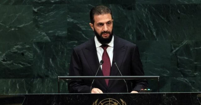 Il quotidiano siriano al-Sharaa avverte che gli attacchi israeliani mettono a repentaglio la delicata ripresa postbellica Il quotidiano siriano al-Sharaa avverte che gli attacchi israeliani mettono a repentaglio la delicata ripresa postbellica