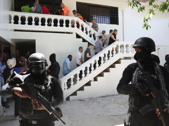 Diciotto sospetti estradati negli Stati Uniti per l’omicidio del presidente haitiano nel 2021 Diciotto sospetti estradati negli Stati Uniti per l’omicidio del presidente haitiano nel 2021