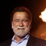 Arnold Schwarzenegger interviene per aiutare il candidato sindaco socialista di Los Angeles Nithya Raman