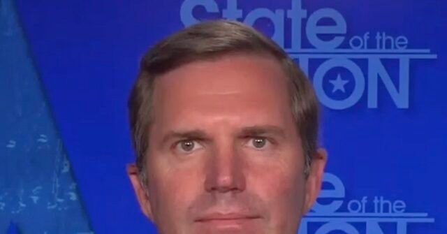 Beshear sul veto alla legge sui transgender: i democratici “non gettate nessuno sotto l’autobus” Beshear sul veto alla legge sui transgender: i democratici “non gettate nessuno sotto l’autobus”