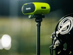 Dimentica la panoramica manuale: la fotocamera AI a doppio obiettivo di XbotGo tiene traccia di molti giochi sportivi