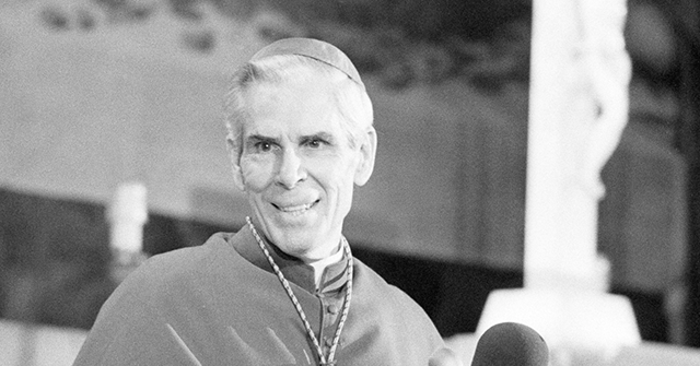 Pinkerton: Fulton Sheen dovrebbe essere il santo patrono dell’anticomunismo Pinkerton: Fulton Sheen dovrebbe essere il santo patrono dell’anticomunismo