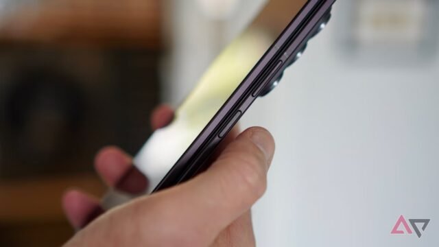 galaxy-z-fold-8-ultra-side.JPG