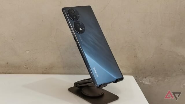 Ho sostituito il mio extender Wi-Fi con un vecchio telefono Android dopo anni di zone morte Ho sostituito il mio extender Wi-Fi con un vecchio telefono Android dopo anni di zone morte