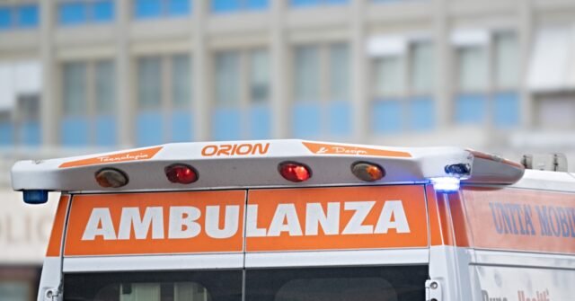 Italia: una donna tenta presumibilmente di colpire l’ex con un veicolo, invece colpisce il figlio di 5 anni Italia: una donna tenta presumibilmente di colpire l’ex con un veicolo, invece colpisce il figlio di 5 anni