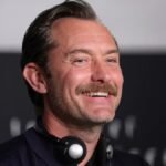 Jude Law in trattative per “Capro espiatorio” di Ari Aster con Scarlett Johansson all’A24