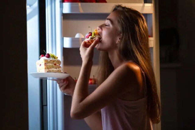 Secondo un importante studio, anche solo una piccola porzione di cibo ultra-processato al giorno è collegata a un rischio più elevato di malattie Secondo un importante studio, anche solo una piccola porzione di cibo ultra-processato al giorno è collegata a un rischio più elevato di malattie