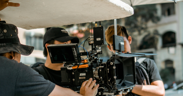 I legislatori propongono grandi agevolazioni fiscali del 20-30% per mantenere la produzione cinematografica negli Stati Uniti I legislatori propongono grandi agevolazioni fiscali del 20-30% per mantenere la produzione cinematografica negli Stati Uniti