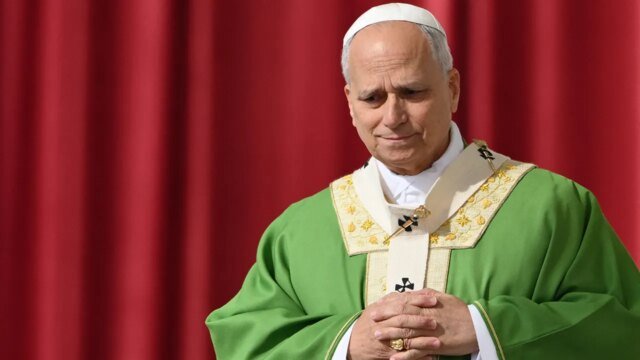 Papa Leone denuncia la “falsa compassione” del suicidio medicalmente assistito durante la visita in un ospedale francese